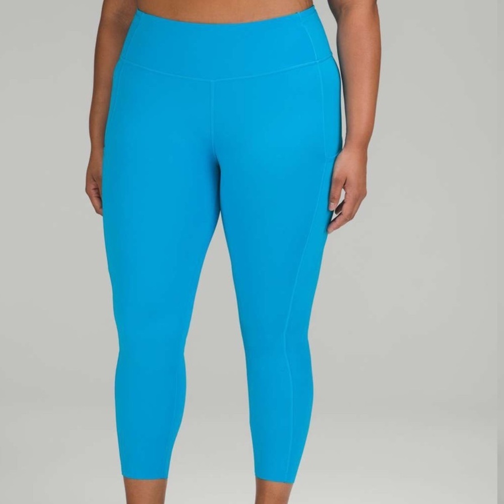 Lululemon Fast and Free High-Rise Tight 25" Size 6 in Azure